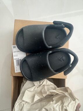 Yeezy Kids Black Foam Slide Sandals with Heel Strap